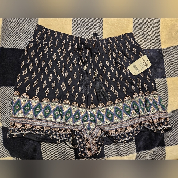 NWT Charlotte Russe Womens Blue Multicolored Elastic Waist Shorts Size Small - Picture 1 of 7